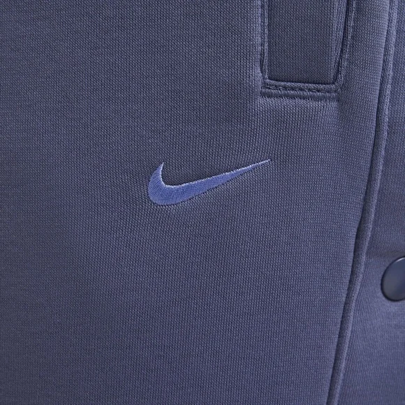 LeBron Standard Issue Therma-FIT Basketball Trousers